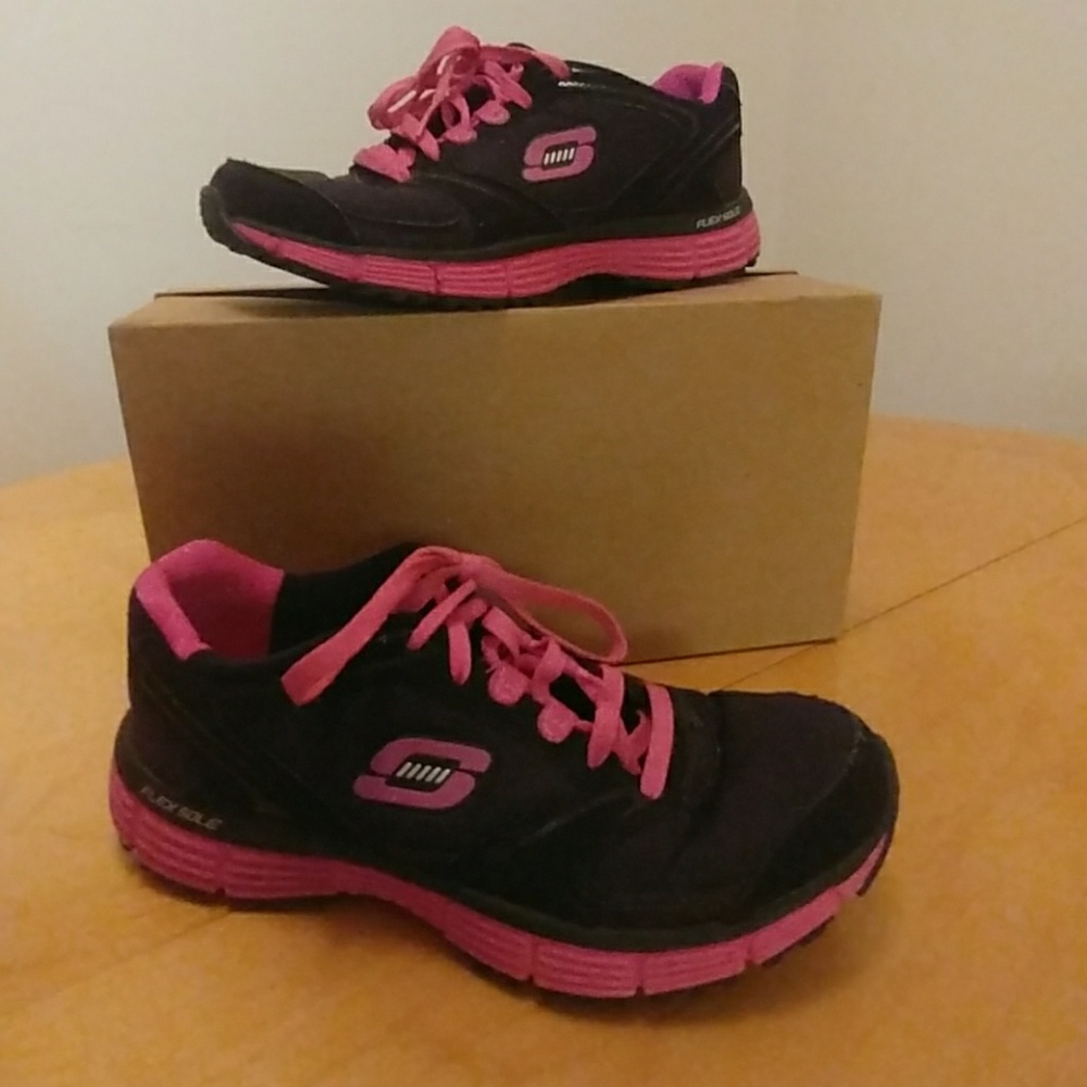 Skechers Black and Pink Sneakers size 7